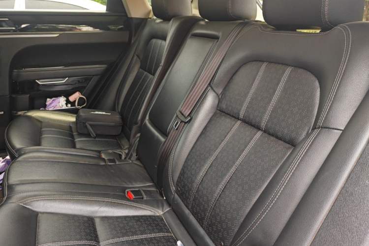 Used Zotye T700 2017 1.8T Dual-Clutch Luxury Model Left Rear Seat