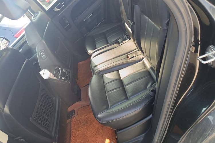 Used Zotye T700 2017 1.8T Dual-Clutch Prestige Model Left Rear Seat