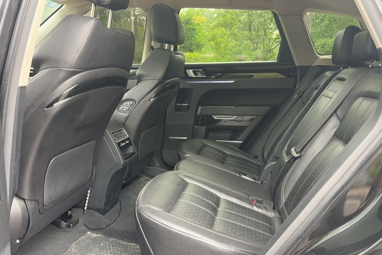 Used Zotye T700 2017 1.8T Dual-Clutch Luxury Model Left Rear Seat