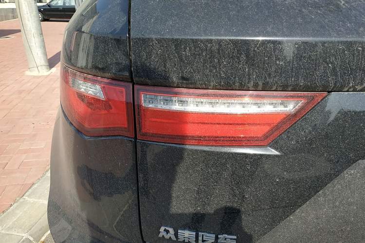 Used Zotye T700 2017 1.8T Dual-Clutch Prestige Model Left Rear Taillight