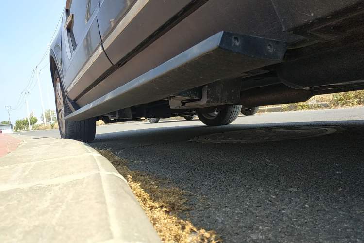 Used Zotye T700 2017 1.8T Dual-Clutch Prestige Model Left Side Sill