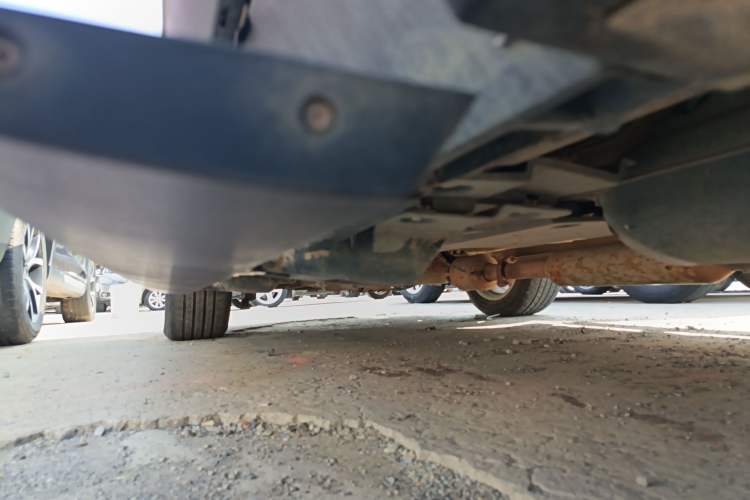 Used Zotye T700 2017 1.8T Dual-Clutch Prestige Model Left Side Sill