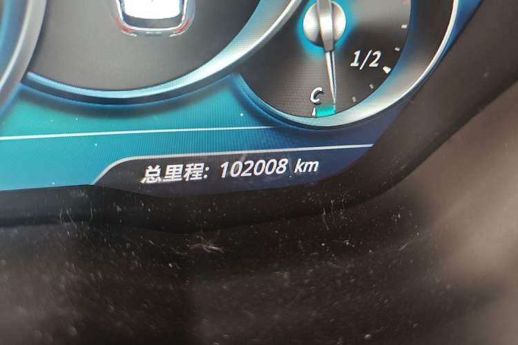 Used Zotye T700 2017 1.8T Dual-Clutch Luxury Model Odometer Close Up