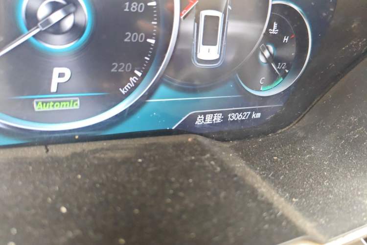 Used Zotye T700 2017 1.8T Dual-Clutch Flagship Model Odometer Close Up