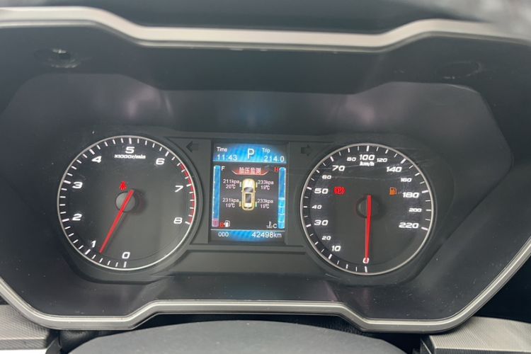 Used Zotye T700 2017 1.8T Dual-Clutch Luxury Model Odometer Close Up