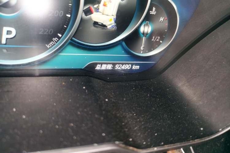 Used Zotye T700 2017 1.8T Dual-Clutch Prestige Model Odometer Close Up