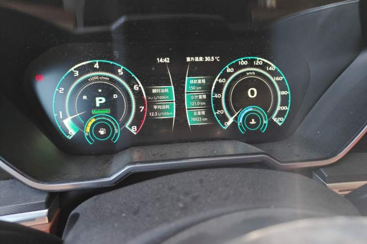 Used Zotye T700 2017 1.8T Dual-Clutch Flagship Model Odometer Close Up