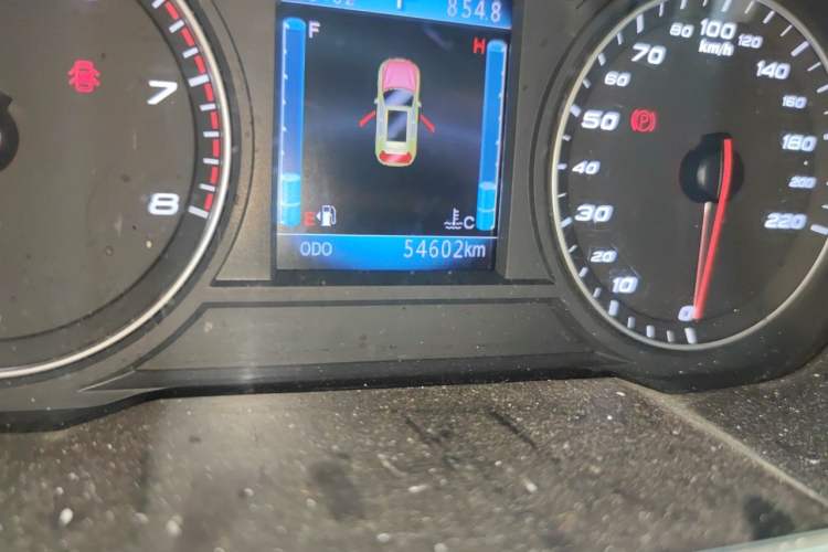Used Zotye T700 2017 1.8T Dual-Clutch Luxury Model Odometer Close Up