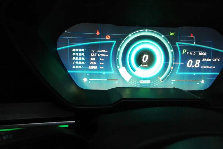 Used Zotye T700 2017 1.8T Dual-Clutch Prestige Model Odometer Close Up