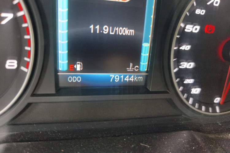 Used Zotye T700 2017 1.8T Dual-Clutch Luxury Model Odometer Close Up