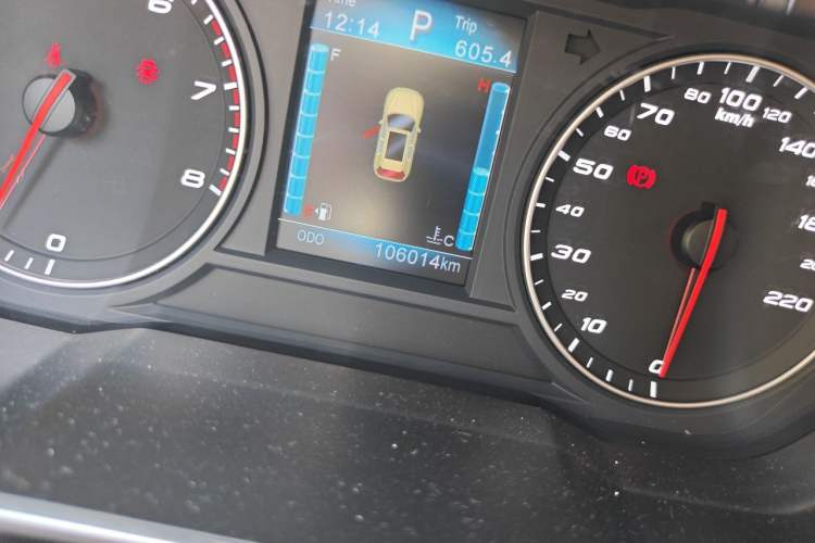 Used Zotye T700 2017 1.8T Dual-Clutch Luxury Model Odometer Close Up