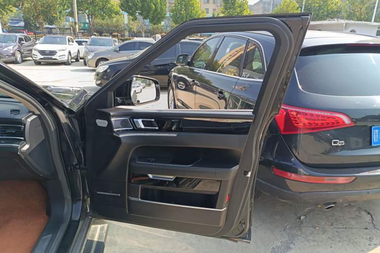Used Zotye T700 2017 1.8T Dual-Clutch Prestige Model Right Front Door Interior