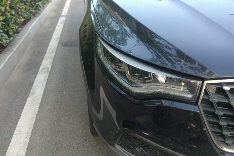 Used Zotye T700 2017 2.0T Automatic Prestige Edition Right Front Headlight
