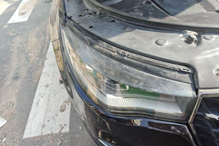 Used Zotye T700 2017 1.8T Dual-Clutch Luxury Model Right Front Headlight