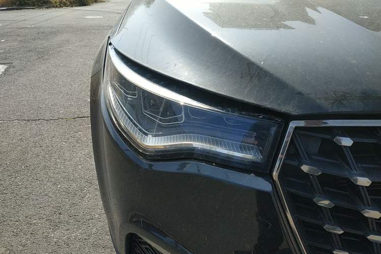 Used Zotye T700 2017 1.8T Dual-Clutch Prestige Model Right Front Headlight