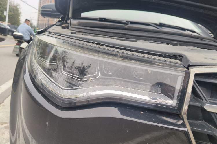 Used Zotye T700 2017 1.8T Dual-Clutch Flagship Model Right Front Headlight