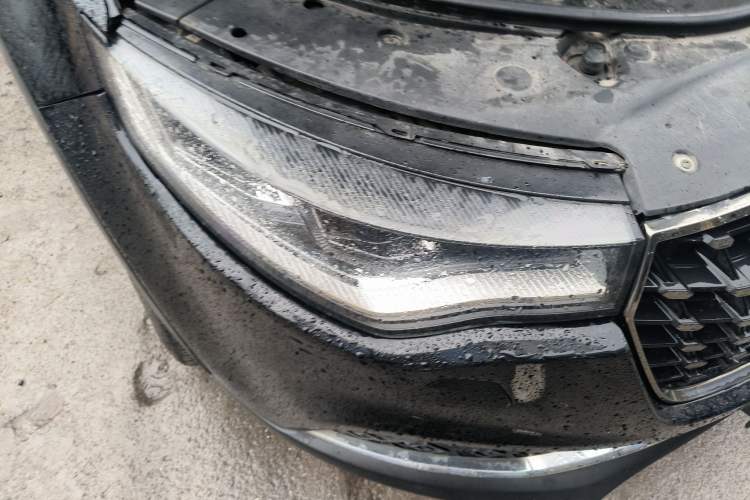 Used Zotye T700 2017 1.8T Dual-Clutch Prestige Model Right Front Headlight