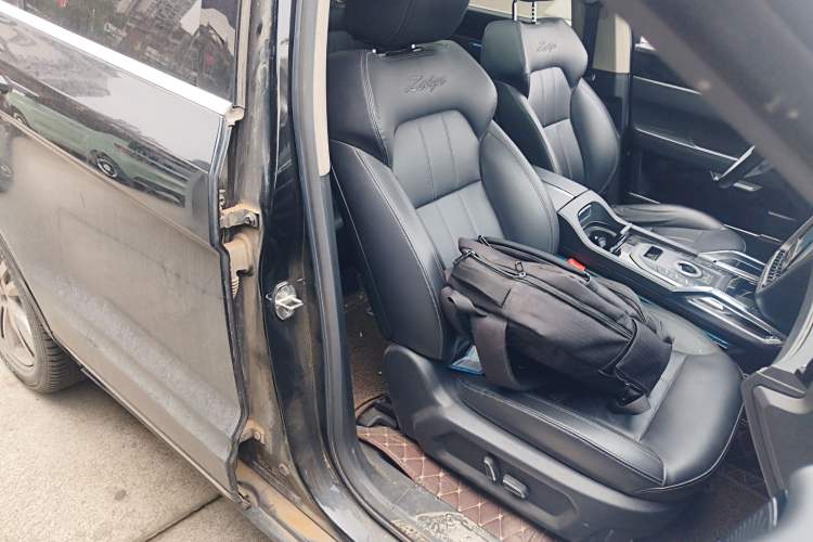 Used Zotye T700 2017 1.8T Dual-Clutch Luxury Model Right Front Seat