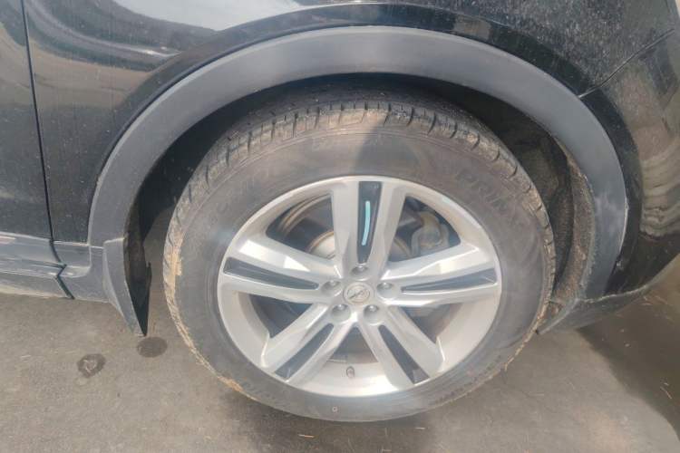 Used Zotye T700 2017 1.8T Dual-Clutch Prestige Model Right Front Wheel Hub
