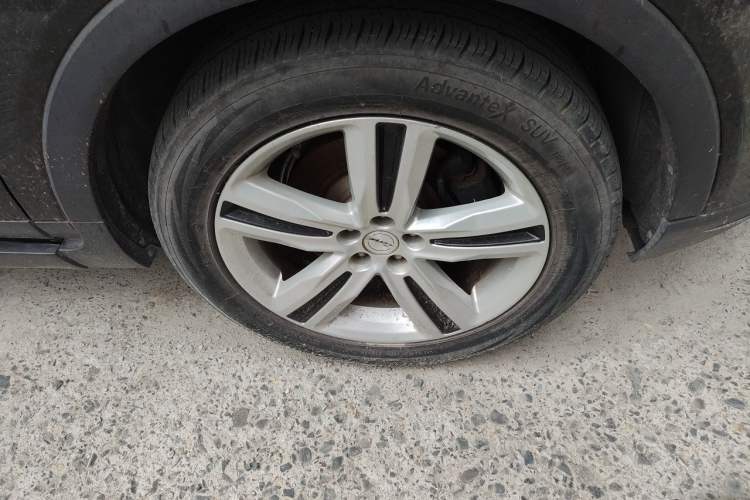 Used Zotye T700 2017 1.8T Dual-Clutch Prestige Model Right Front Wheel Hub