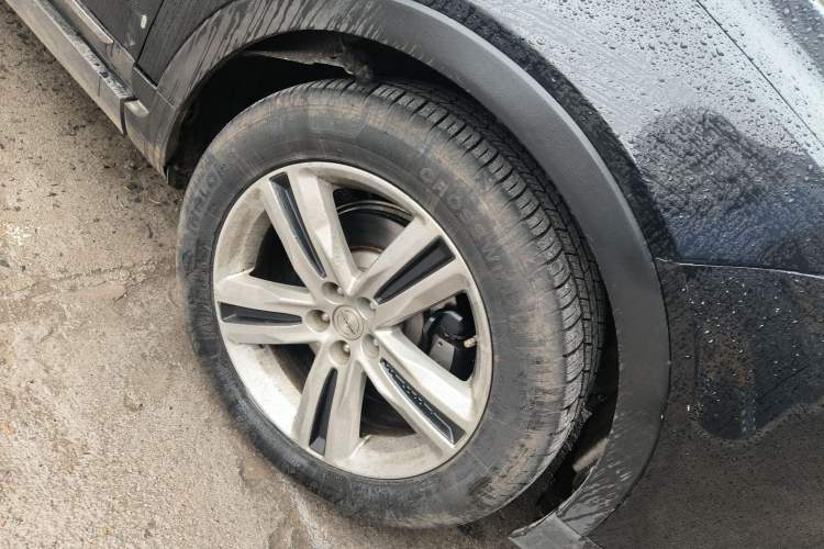 Used Zotye T700 2017 1.8T Dual-Clutch Prestige Model Right Front Wheel Hub