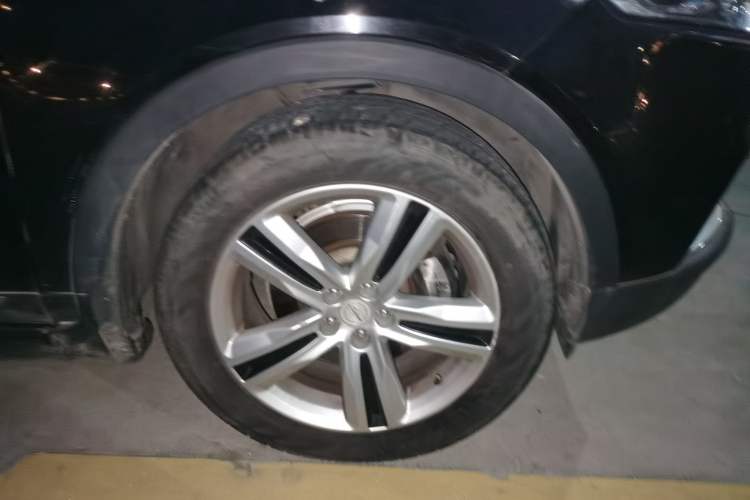 Used Zotye T700 2017 1.8T Dual-Clutch Prestige Model Right Front Wheel Hub