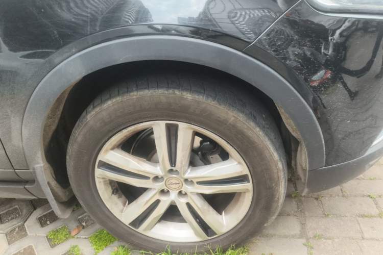Used Zotye T700 2017 1.8T Dual-Clutch Prestige Model Right Front Wheel Hub