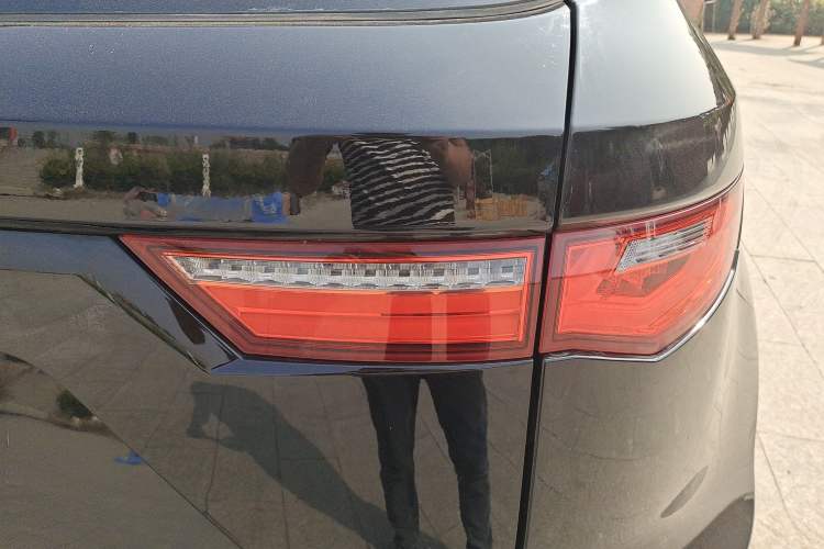 Used Zotye T700 2017 1.8T Dual-Clutch Prestige Model Right Rear Taillight