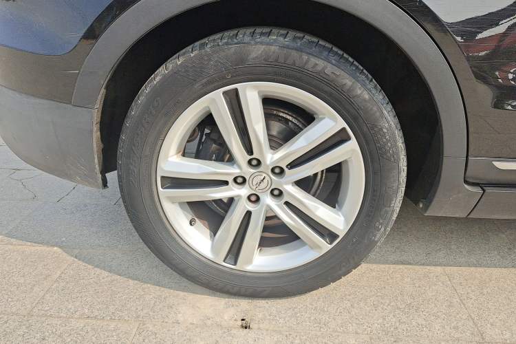 Used Zotye T700 2017 1.8T Dual-Clutch Prestige Model Right Rear Wheel Hub