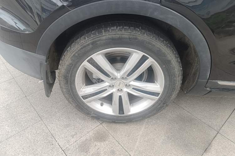 Used Zotye T700 2017 1.8T Dual-Clutch Luxury Model Right Rear Wheel Hub