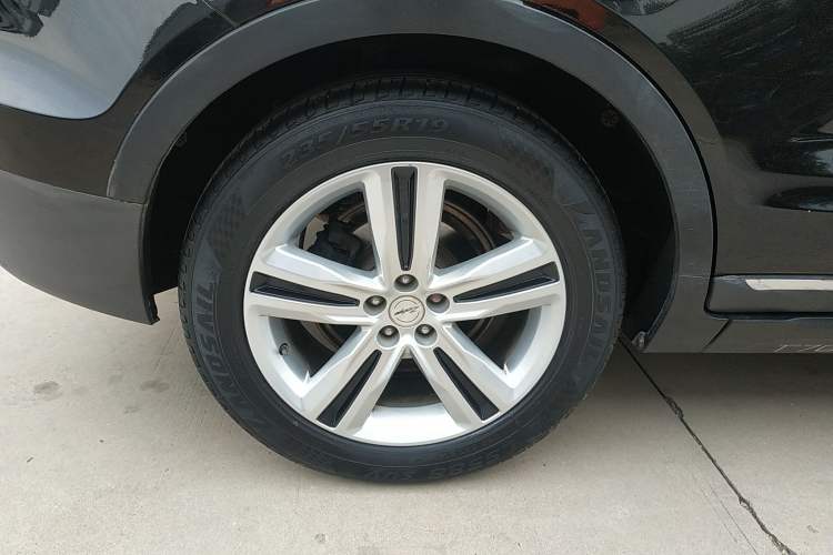 Used Zotye T700 2017 1.8T Dual-Clutch Luxury Model Right Rear Wheel Hub