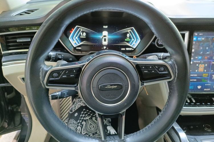 Used Zotye T700 2017 1.8T Dual-Clutch Prestige Model Steering Wheel