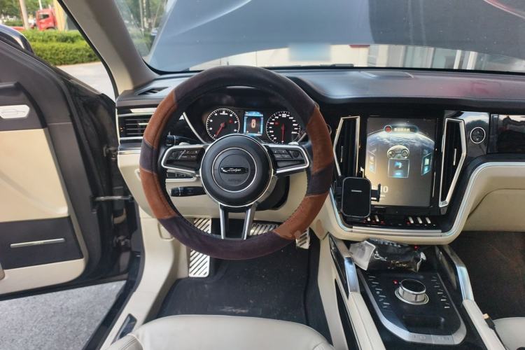 Used Zotye T700 2017 1.8T Dual-Clutch Luxury Model Steering Wheel