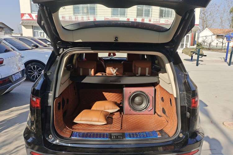 Used Zotye T700 2017 1.8T Dual-Clutch Prestige Model Trunk