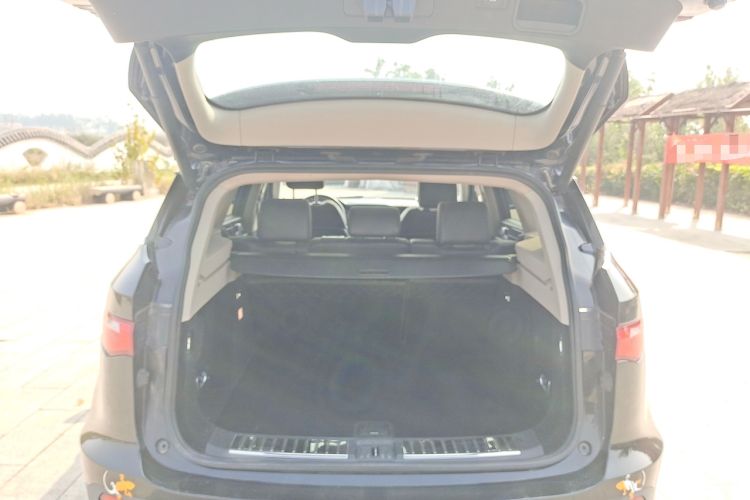 Used Zotye T700 2017 1.8T Dual-Clutch Prestige Model Trunk