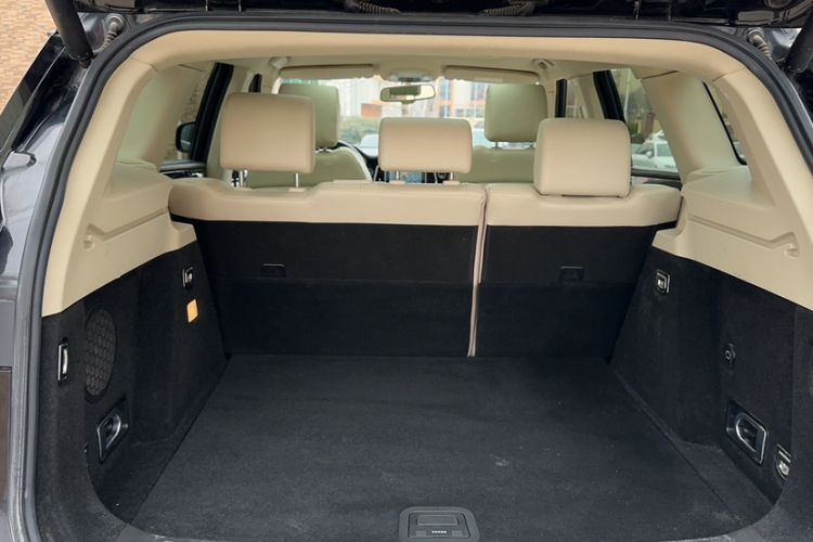 Used Zotye T700 2017 1.8T Dual-Clutch Prestige Model Trunk