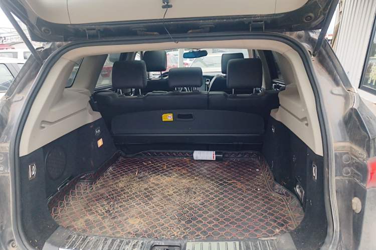 Used Zotye T700 2017 1.8T Dual-Clutch Luxury Model Trunk