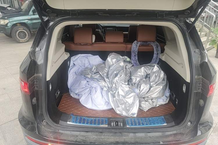 Used Zotye T700 2017 1.8T Dual-Clutch Luxury Model Trunk
