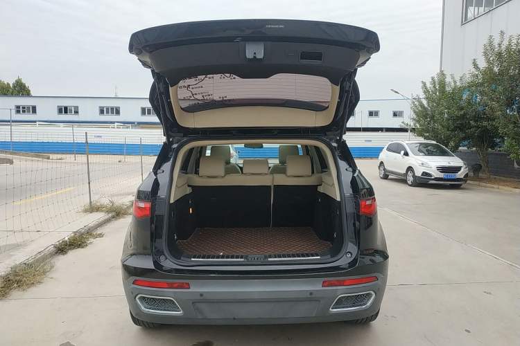 Used Zotye T700 2017 1.8T Dual-Clutch Luxury Model Trunk