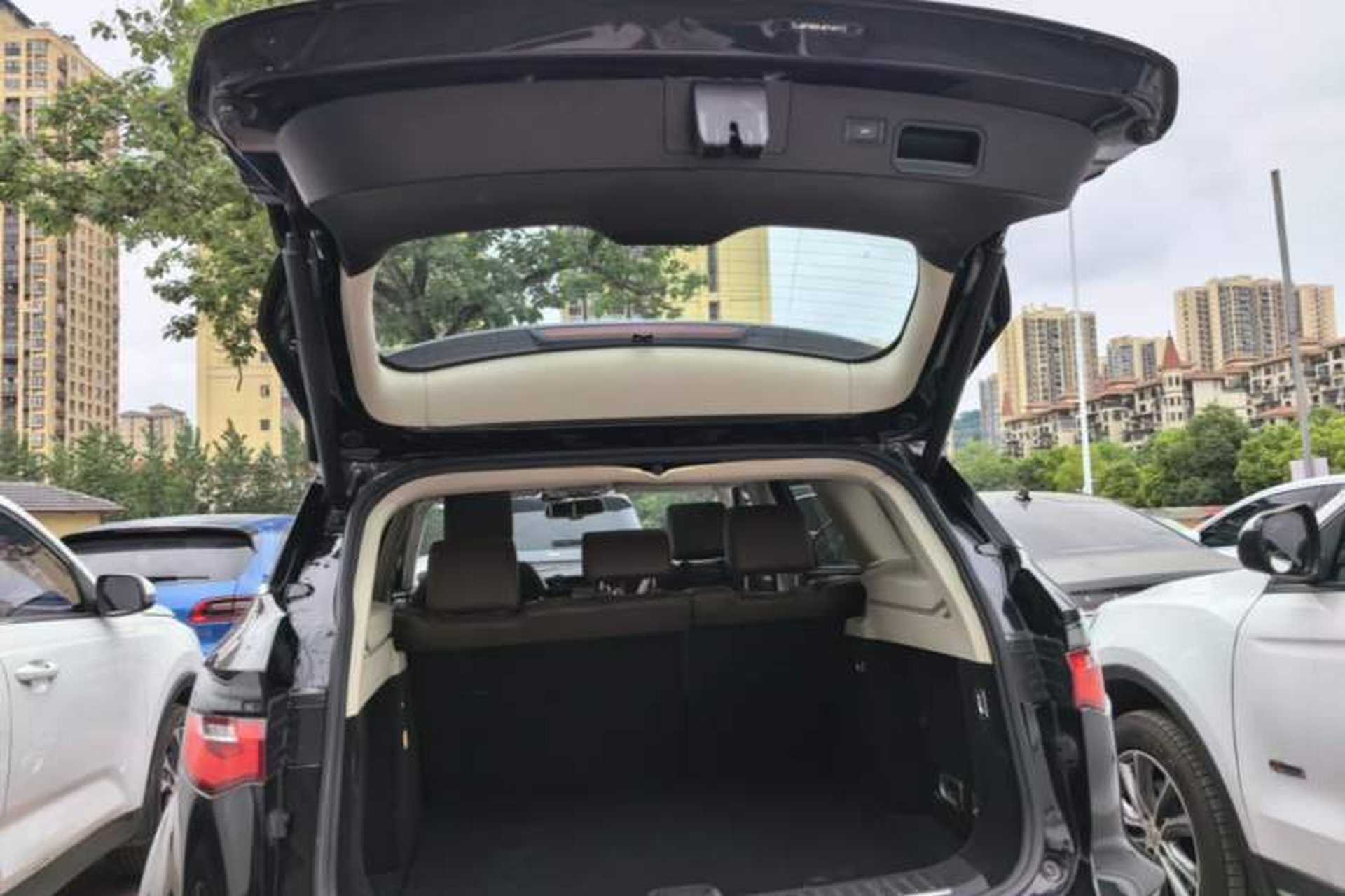Used Zotye T700 2017 1.8T Dual-Clutch Prestige Model Trunk