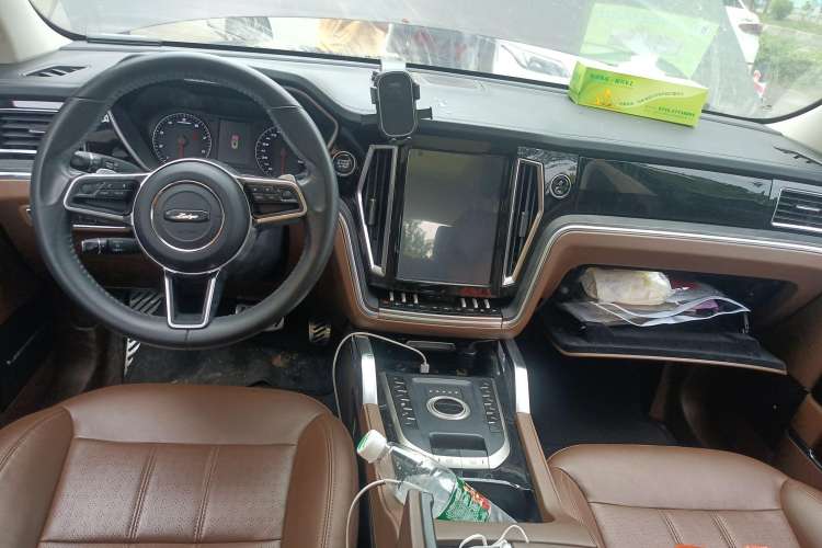Used Zotye T700 2017 1.8T Dual-Clutch Luxury Model Center Console
