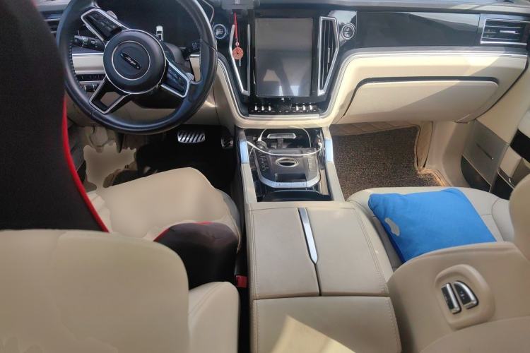 Used Zotye T700 2017 1.8T Dual-Clutch Prestige Model Center Console
