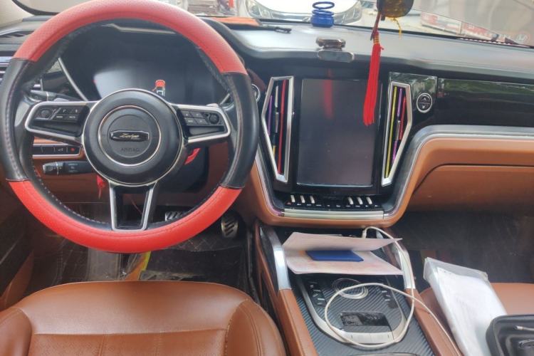 Used Zotye T700 2017 1.8T Dual-Clutch Prestige Model Center Console