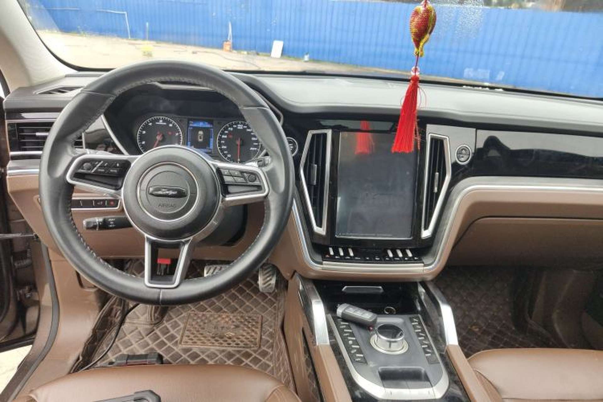 Used Zotye T700 2017 1.8T Dual-Clutch Luxury Model Center Console