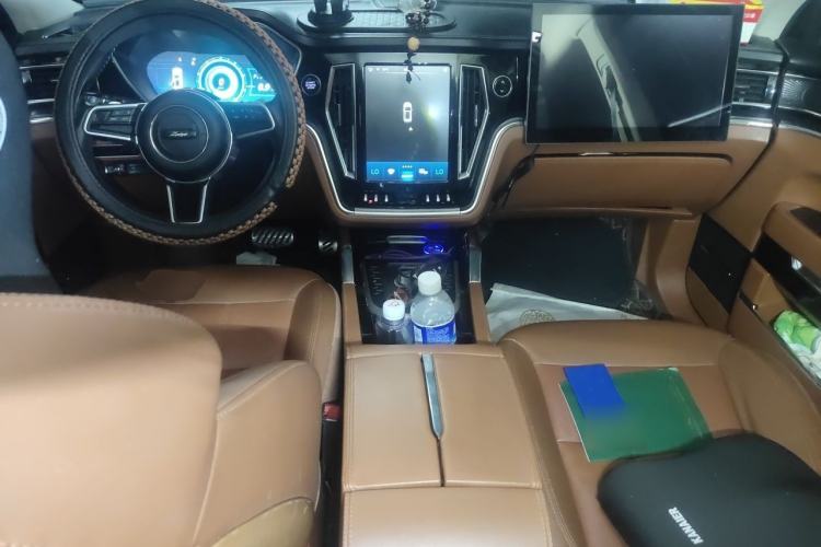Used Zotye T700 2017 1.8T Dual-Clutch Prestige Model Center Console