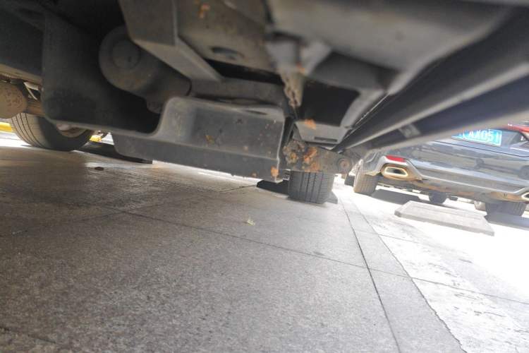 Used Zotye T700 2017 1.8T Dual-Clutch Prestige Model Chassis Front Left