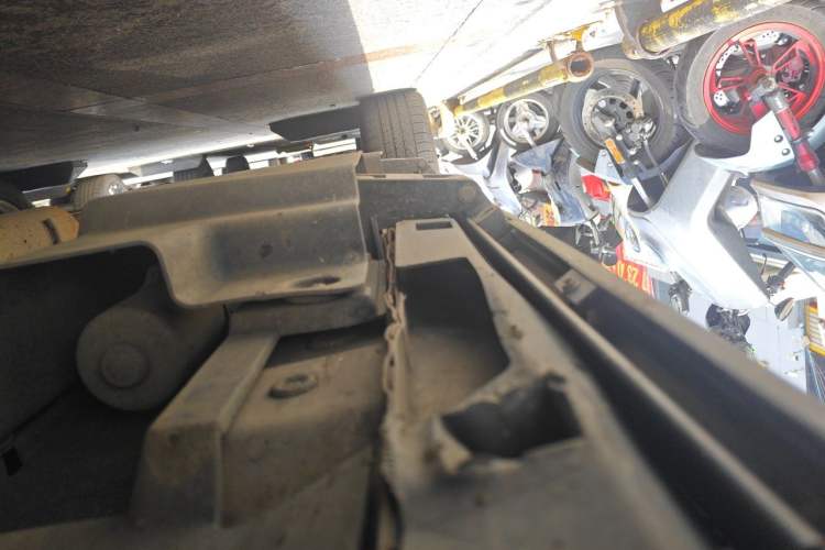 Used Zotye T700 2017 1.8T Dual-Clutch Prestige Model Chassis Front Right