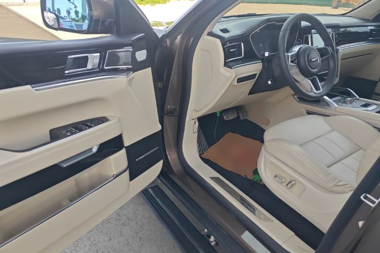 Used Zotye T700 2017 2.0T Automatic Prestige Edition Driver Seat