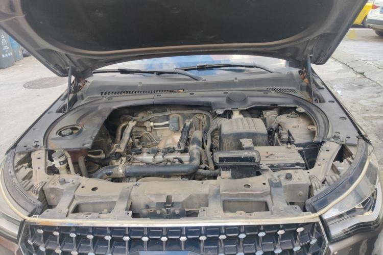 Used Zotye T700 2017 1.8T Dual-Clutch Prestige Model Engine Bay