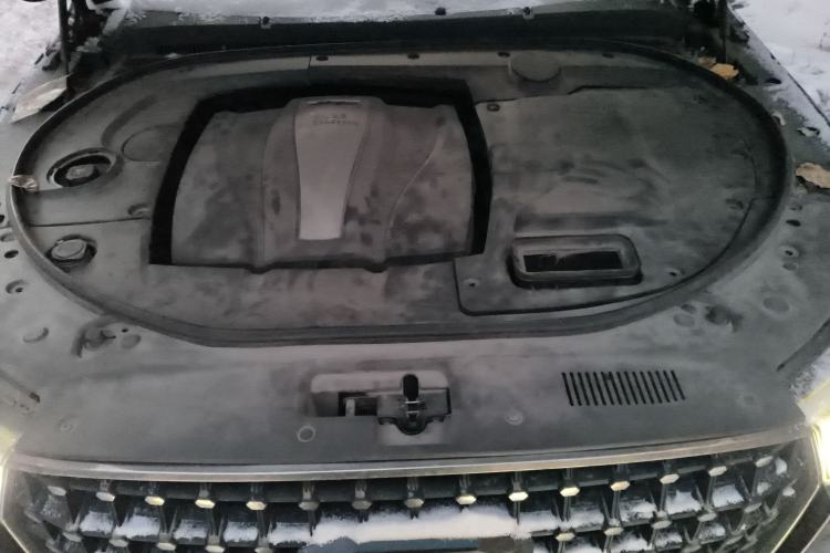 Used Zotye T700 2017 1.8T Dual-Clutch Luxury Model Engine Bay